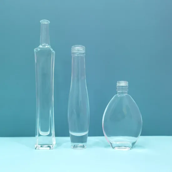 Logotipo personalizado gravado claramente 500ml 700ml 750ml Rum/Tequila/Gin/Brandy/Rum/Uísque/Vodka Garrafas de vidro de bebidas espirituosas