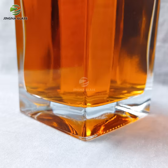 Fabricante de fábrica na China de alta qualidade por atacado vazio transparente redondo 375ml 500ml 750ml Garrafa de vidro Garrafa de vinho Vodka Gin Rum Álcool Uísque Tequila Brandy